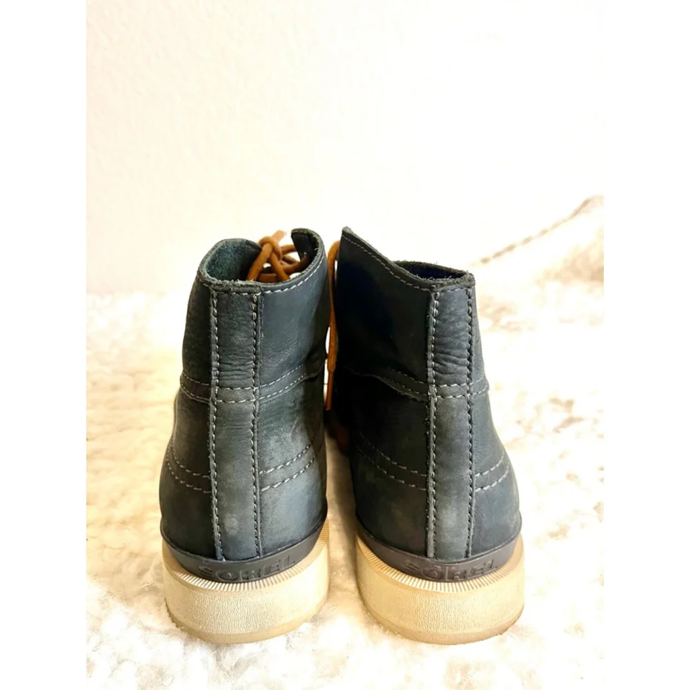 Sorel Men's Kezar Moc Waterproof Boot in Coal and Brown Flora leather Size 11